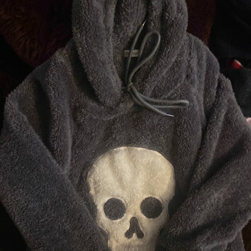 SKULL HOODIE NO POCKETS, super fuzzy SMALL